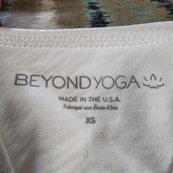 Beyond Yoga white iridescent snake print bra top - Picture 6 of 6